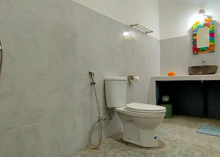 Tunjung Lovina Pensión 3*